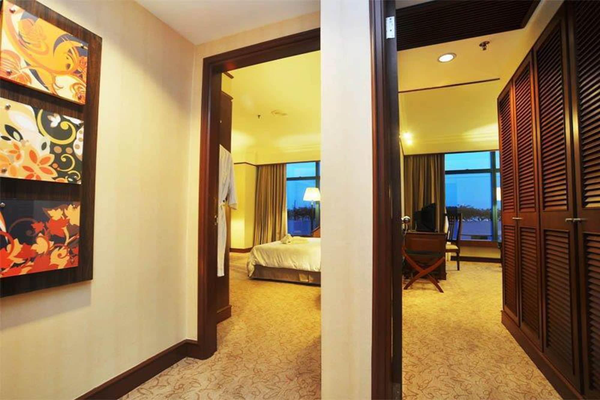 Gbw Hotel Джохор Бахру Екстериор снимка