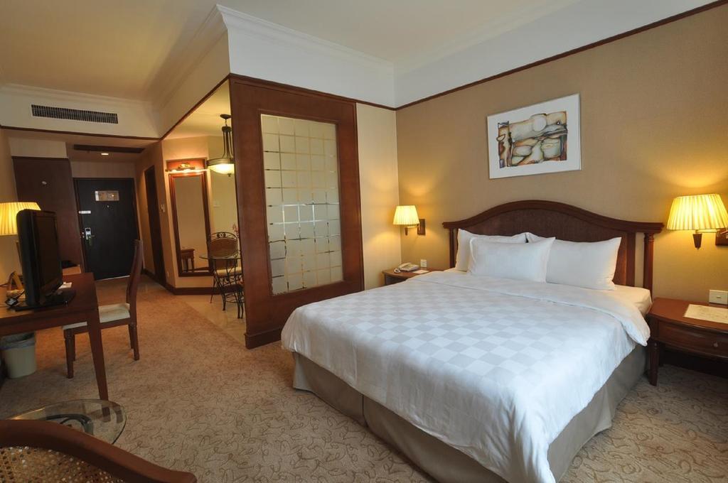 Gbw Hotel Джохор Бахру Екстериор снимка